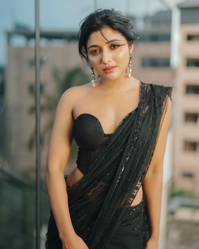 \"Explore the newest collection of stunning snapshots featuring Mirna Menon. From candid captures to exquisite poses, these recent clicks showcase her beauty and charm. Don't miss out on these trending moments! #MirnaMenon #RecentClicks #StunningShots #BeautyAndCharm\"