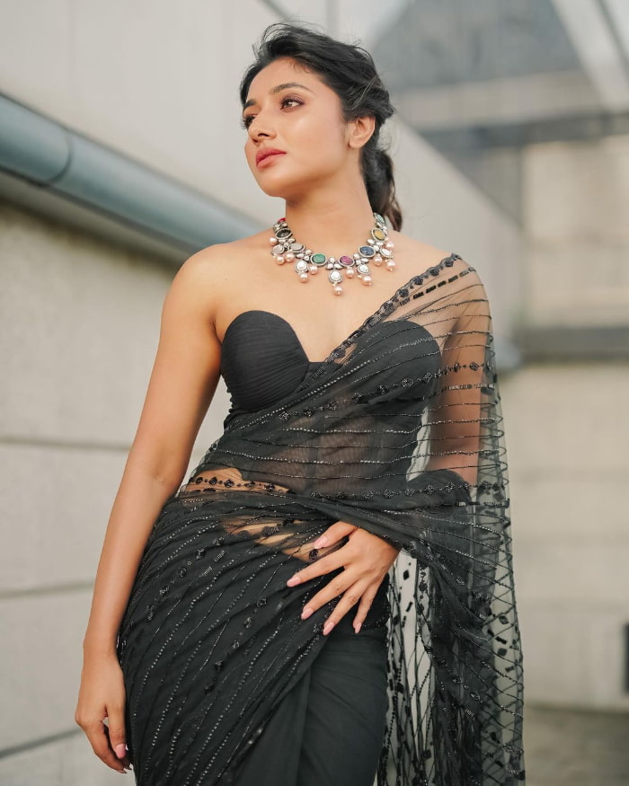 \"Explore the newest collection of stunning snapshots featuring Mirna Menon. From candid captures to exquisite poses, these recent clicks showcase her beauty and charm. Don't miss out on these trending moments! #MirnaMenon #RecentClicks #StunningShots #BeautyAndCharm\"