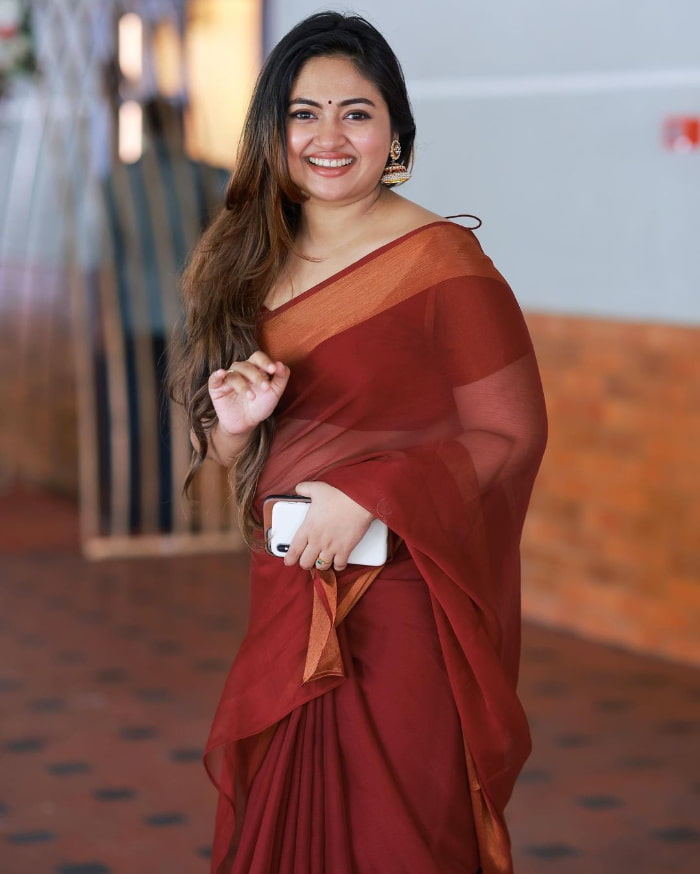  \"Discover the latest collection of mesmerizing stills featuring the gorgeous Shaalin Zoya. Dive into a world of beauty and elegance that will leave you enchanted. Don't miss out on these captivating portraits!  #ShaalinZoya #StunningStills #BeautyInFrames\"