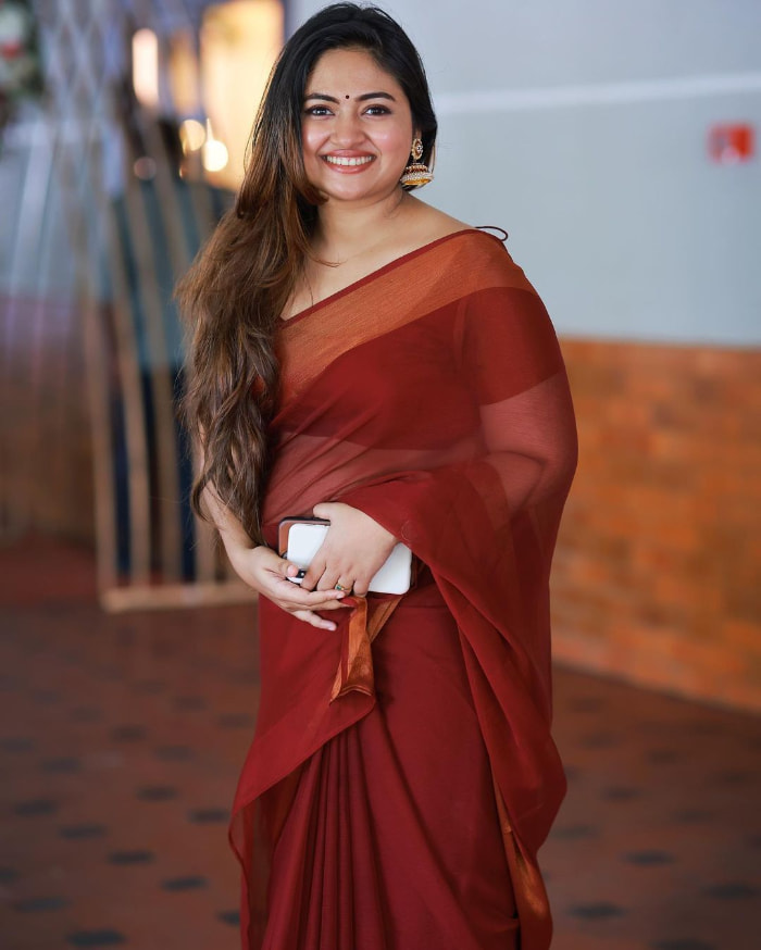  \"Discover the latest collection of mesmerizing stills featuring the gorgeous Shaalin Zoya. Dive into a world of beauty and elegance that will leave you enchanted. Don't miss out on these captivating portraits!  #ShaalinZoya #StunningStills #BeautyInFrames\"