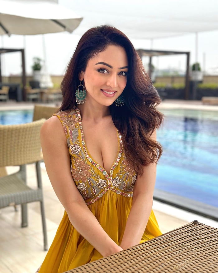 Explore the latest and most captivating stills of Sandeepa Dhar, adorned with trending hashtags that showcase her beauty and talent. Dive into a world of elegance and charm as you discover Sandeepa's alluring photographs. #SandeepaDhar #CelebrityPortraits #TrendingStills #BeautyAndElegance