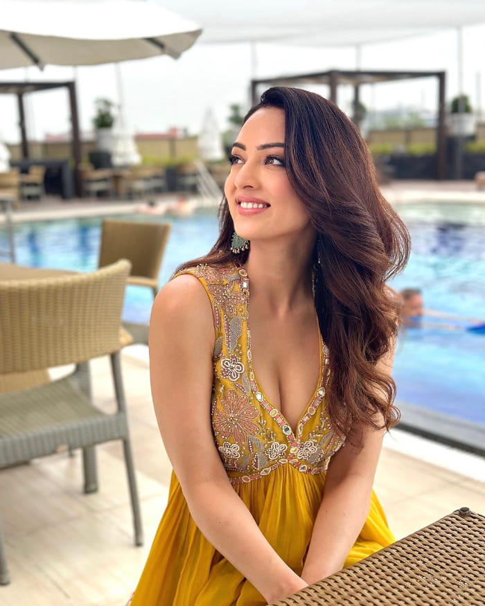 Explore the latest and most captivating stills of Sandeepa Dhar, adorned with trending hashtags that showcase her beauty and talent. Dive into a world of elegance and charm as you discover Sandeepa's alluring photographs. #SandeepaDhar #CelebrityPortraits #TrendingStills #BeautyAndElegance