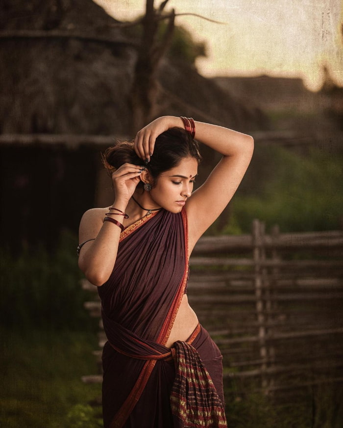 \"Captivating Divi Vadthya in Stunning Images - Latest Trending Hashtags\"