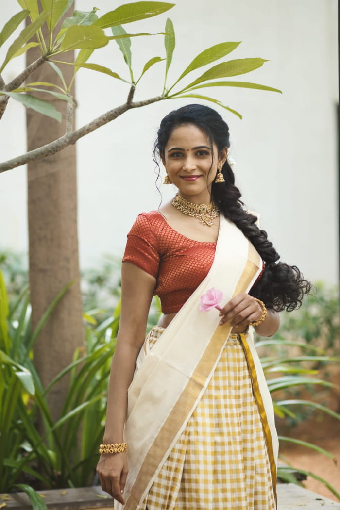 \"Dive into the world of glamour with the latest sizzling images of Subiksha. Discover the hottest trends and timeless beauty in these captivating photographs. #Subiksha #GlamourPhotography #SizzlingImages #TrendingBeauty\"