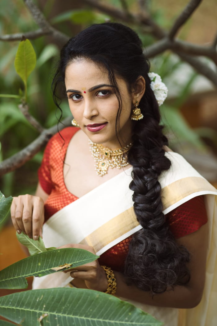 \"Dive into the world of glamour with the latest sizzling images of Subiksha. Discover the hottest trends and timeless beauty in these captivating photographs. #Subiksha #GlamourPhotography #SizzlingImages #TrendingBeauty\"