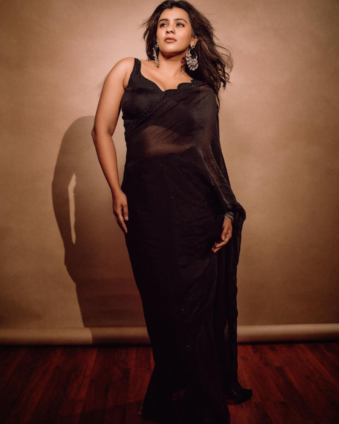  \"Explore the most recent and enchanting clicks of the stunning Hebah Patel! Dive into her world of beauty and grace as we showcase her latest moments in style. Stay updated with the latest trends and hashtags to keep up with Hebah Patel's glamorous journey. #HebahPatel #RecentClicks #TrendingMoments #GlamourQueen\"