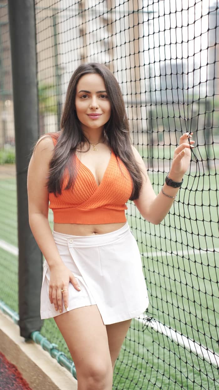 \"Explore the mesmerizing world of Aanchal Munjal through these stunning stills. Witness her beauty and grace in every frame as she captivates hearts. Don't miss out on the latest trending #AanchalMunjal #GlamourShots #BeautyInFrames\"