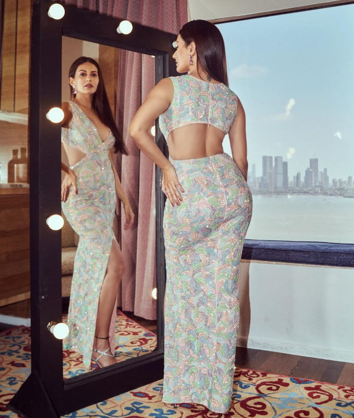  \"Discover the latest sizzling images of Amyra Dastur!  Trending celebrity photos that will captivate your senses. Explore the beauty of Amyra Dastur with these captivating shots. #AmyraDastur #TrendingPhotos #CelebrityImages #SizzlingBeauty\"