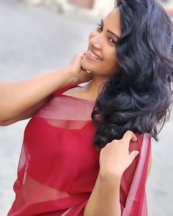 \"Explore the mesmerizing stills of Dhivya Duraisamy, featuring the hottest trending moments. Don't miss these stunning visuals! #DhivyaDuraisamy #TrendingStills #CaptivatingMoments\"