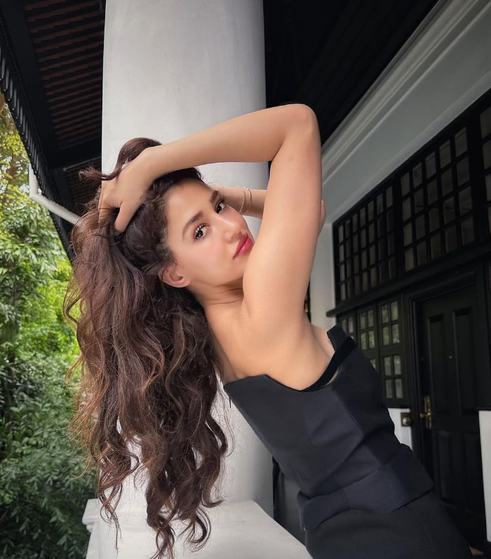 \"Disha Patani: Captivating Photos and Trending Hashtags\"