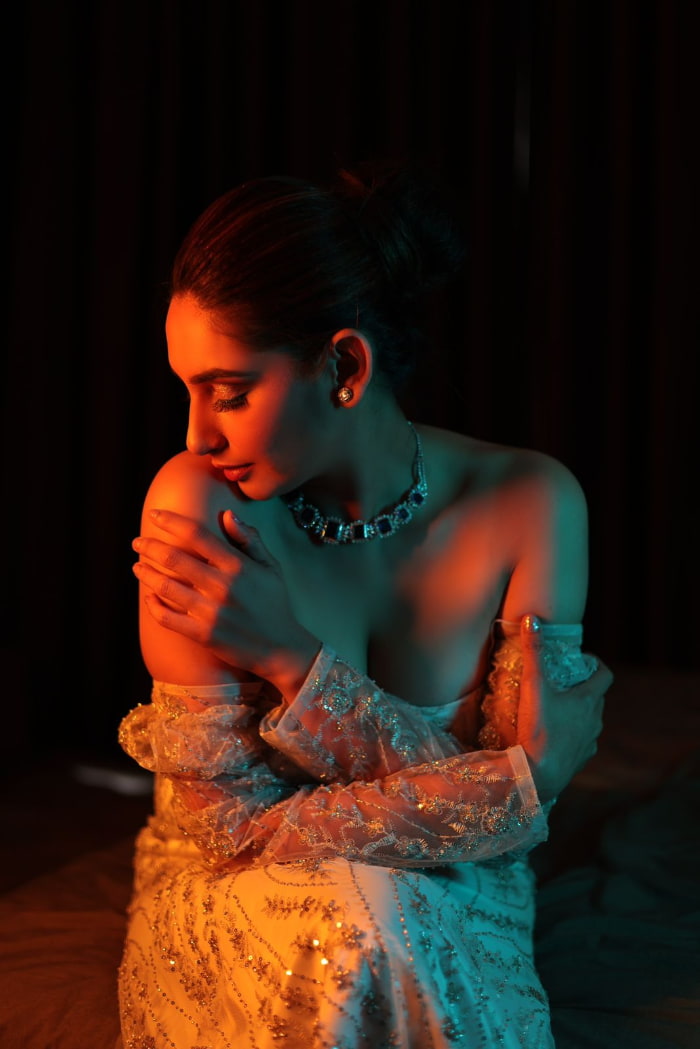 \"Trending Hashtags and Stunning Snapshots: Ragini Dwivedi's Sizzling Photos\"