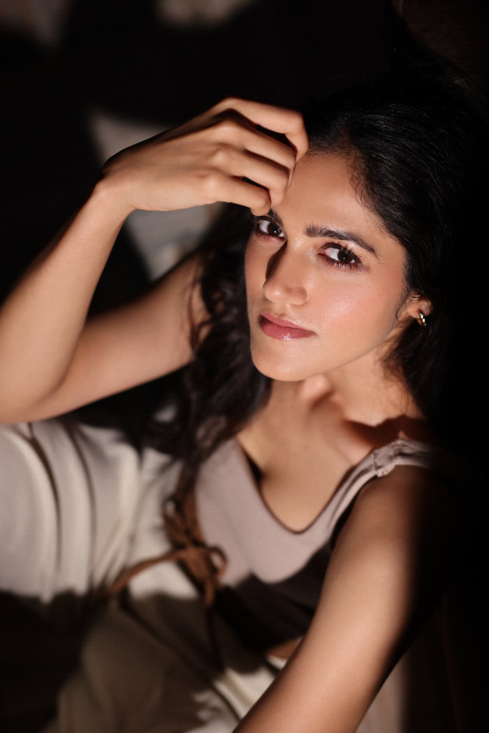 \"Stunning Pictures of Simran Choudhary: A Visual Delight 