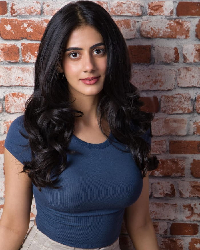 \"Get captivated by the latest, breathtaking photos of Gehna Sippy. Explore her beauty in these fresh snapshots. #GehnaSippy #NewPhotos #TrendingBeauty #CelebClicks\"