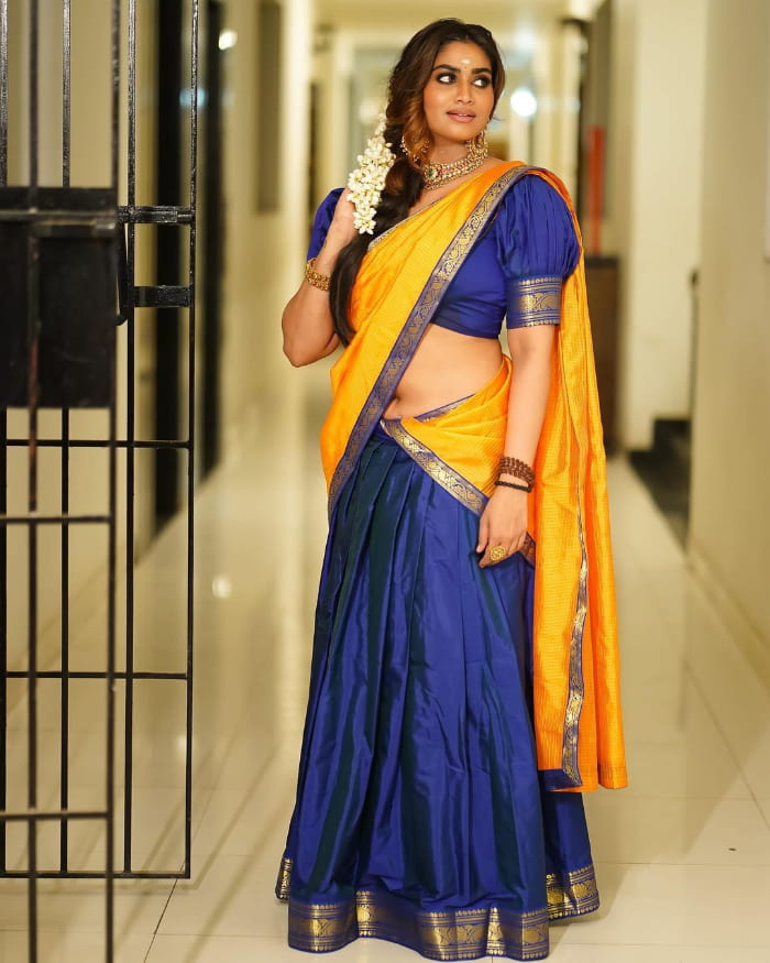 \"Stunning Shivani Narayanan Photos: A Visual Delight for Fans\"