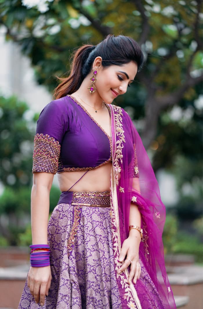 \"Explore the hottest and most captivating images of the sensational Athulya Ravi! Don't miss out on these trending snapshots of the talented actress. #AthulyaRavi #SizzlingPics #TrendingImages #StunningVisuals\"