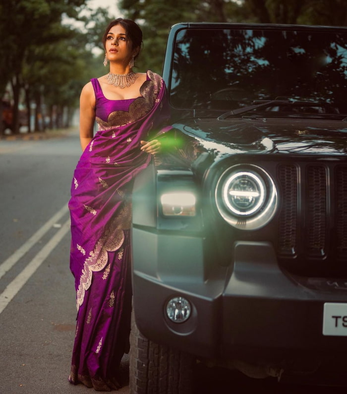 \"Discover the Versatile Talent of Shraddha Das | Bollywood's Rising Star\"