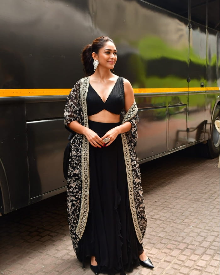 \"Explore the latest captivating images of the enchanting Mrunal Thakur, a rising star in the entertainment world. Discover her charisma through stunning visuals, and get ready to be mesmerized. #MrunalThakur #CelebPics #TrendingPhotos #EntertainmentWorld\"