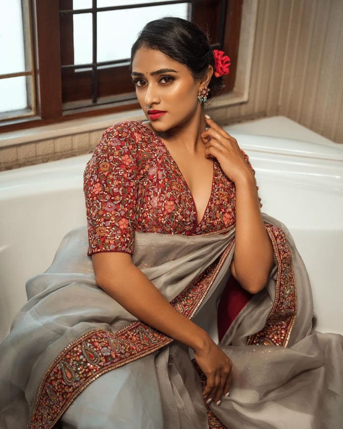 \"Captivating Sangeetha Sringeri Stills: A Visual Delight\"