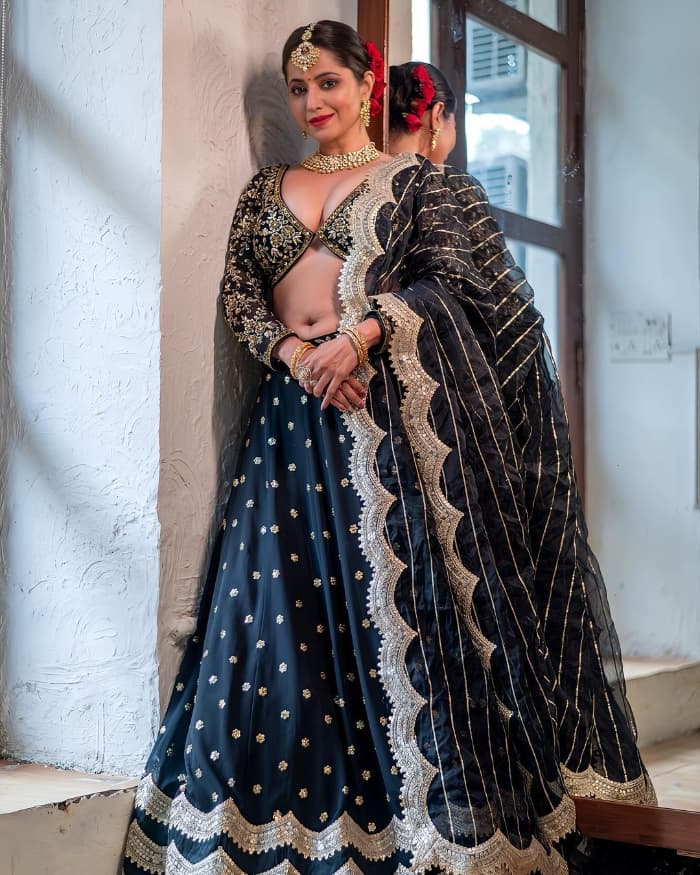 \"Explore the latest captivating images of Ridheema Tiwary, setting trends with her mesmerizing photos. Discover her incredible beauty and style. #RidheemaTiwary #FashionPhotography #TrendingBeauty #Glamour\"