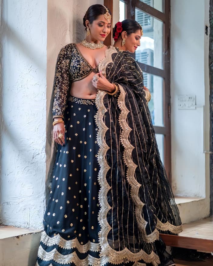 \"Explore the latest captivating images of Ridheema Tiwary, setting trends with her mesmerizing photos. Discover her incredible beauty and style. #RidheemaTiwary #FashionPhotography #TrendingBeauty #Glamour\"