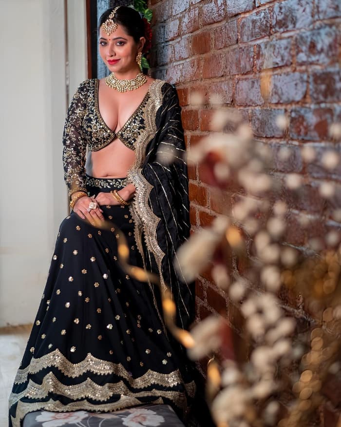 \"Explore the latest captivating images of Ridheema Tiwary, setting trends with her mesmerizing photos. Discover her incredible beauty and style. #RidheemaTiwary #FashionPhotography #TrendingBeauty #Glamour\"