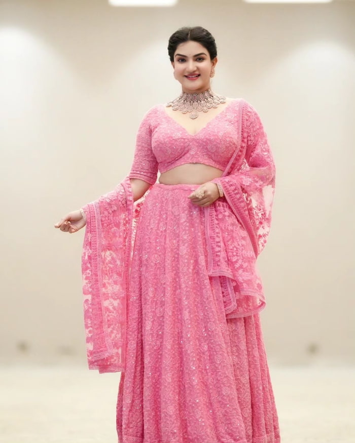 \"Explore the enchanting beauty of Honey Rose through these stunning stills. Discover the latest trending #HoneyRose #GorgeousStills and immerse yourself in her mesmerizing charm. Don't miss out on this captivating visual journey!\"\r\nTrending Hashtags: #HoneyRose #GorgeousStills #CaptivatingBeauty #StunningPhotography #MesmerizingCharm