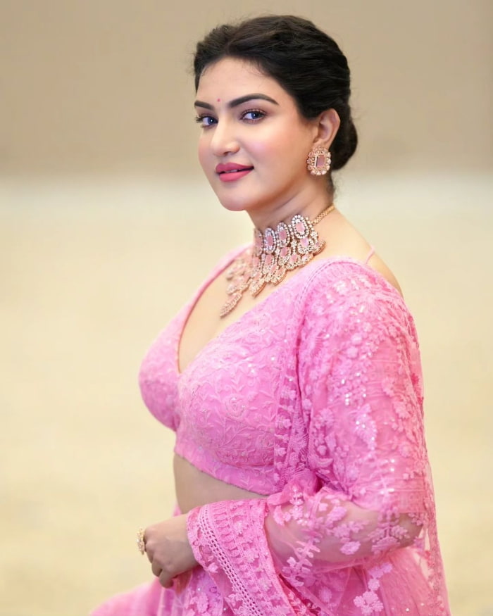 \"Explore the enchanting beauty of Honey Rose through these stunning stills. Discover the latest trending #HoneyRose #GorgeousStills and immerse yourself in her mesmerizing charm. Don't miss out on this captivating visual journey!\"\r\nTrending Hashtags: #HoneyRose #GorgeousStills #CaptivatingBeauty #StunningPhotography #MesmerizingCharm