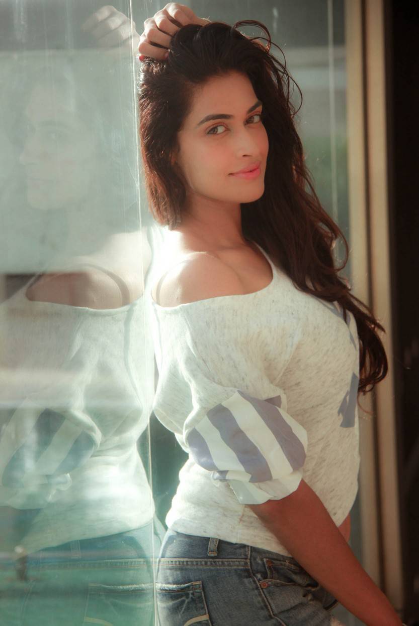Actress Salony Luthra photoshoot Stills