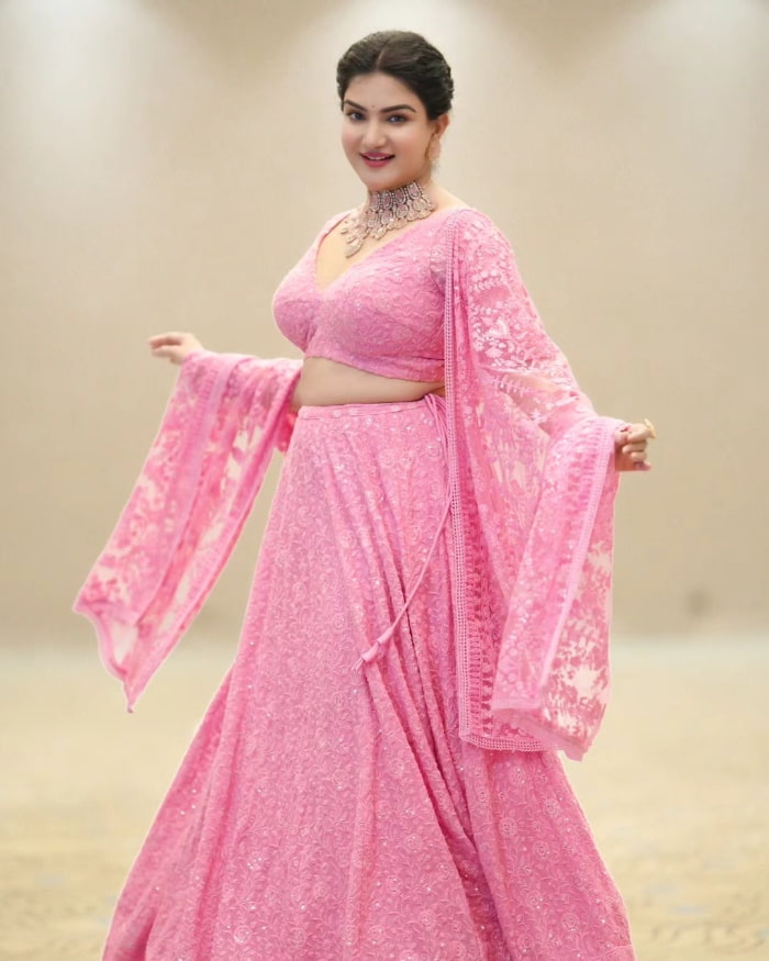 \"Explore the enchanting beauty of Honey Rose through these stunning stills. Discover the latest trending #HoneyRose #GorgeousStills and immerse yourself in her mesmerizing charm. Don't miss out on this captivating visual journey!\"\r\nTrending Hashtags: #HoneyRose #GorgeousStills #CaptivatingBeauty #StunningPhotography #MesmerizingCharm