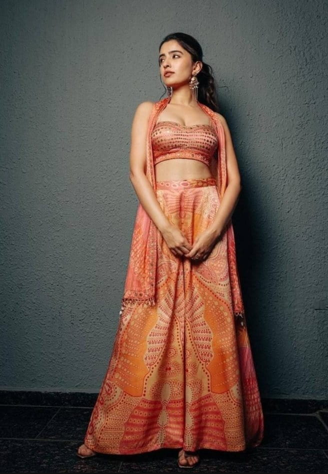 \"Explore the latest clicks and candid moments of the sensational Rukshar Dhillon. Don't miss out on these trending snapshots! #RuksharDhillon #TrendingMoments #CaptivatingClicks\"