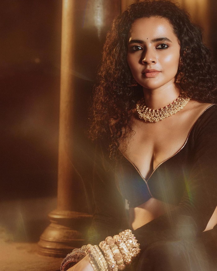 \"Stunning Athulya Chandra: Captivating and Trending Stills\"