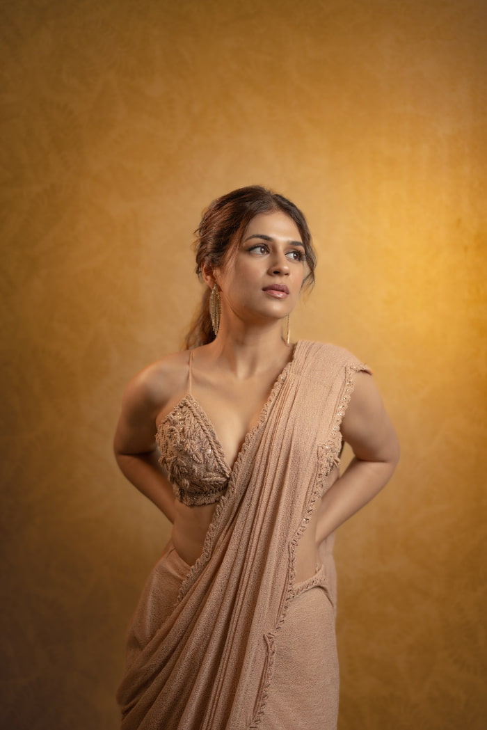 \"Trending Photos: Shraddha Das Sizzles in Stunning Images\"