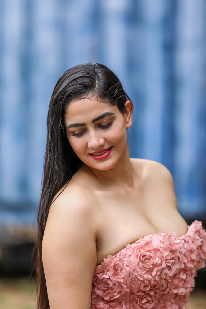  \"Explore the most recent and stunning snapshots of Komal Sharma in this collection. Don't miss out on these trending moments captured beautifully. #KomalSharma #RecentClicks #TrendingPhotos\"
