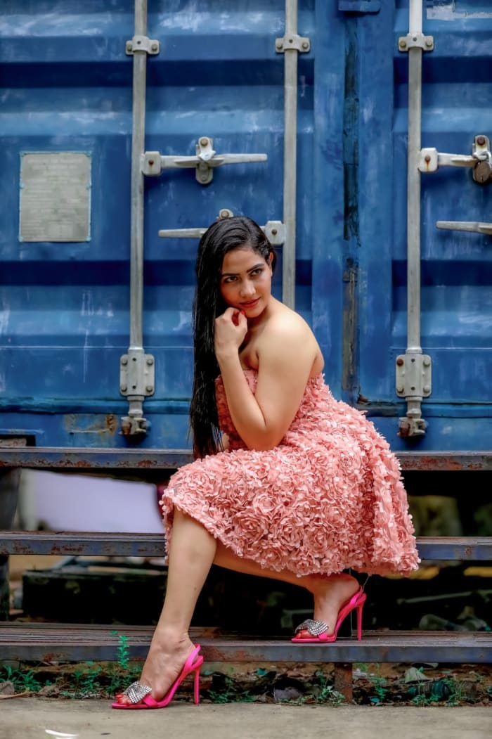  \"Explore the most recent and stunning snapshots of Komal Sharma in this collection. Don't miss out on these trending moments captured beautifully. #KomalSharma #RecentClicks #TrendingPhotos\"