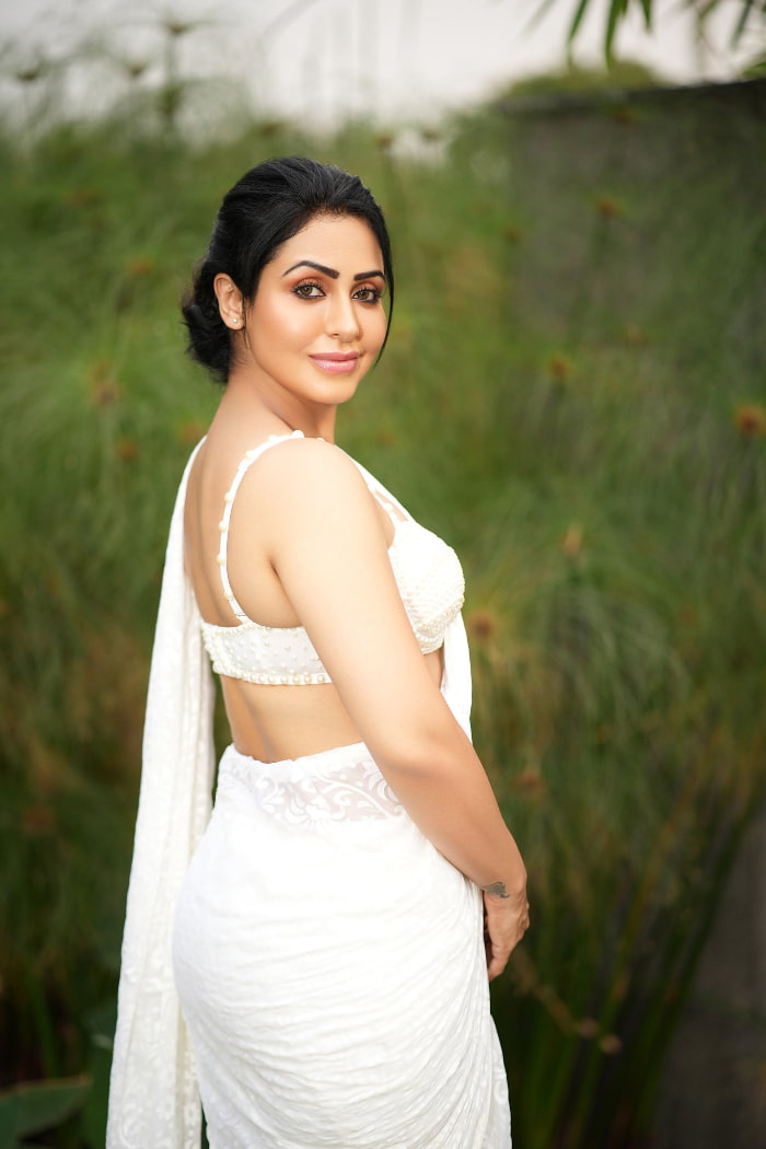 \"Captivating Nandini Rai: Explore Stunning Visuals with the Latest Trends!\"