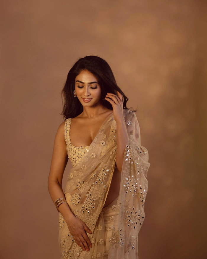 \"Explore a mesmerizing collection of beautiful images showcasing the radiant Deepti Sati. Immerse yourself in the charm of these captivating photographs capturing the essence of Deepti's beauty. Discover the latest trending hashtag wonders and join the conversation. #DeeptiSati #GorgeousCaptures #VisualDelight\"