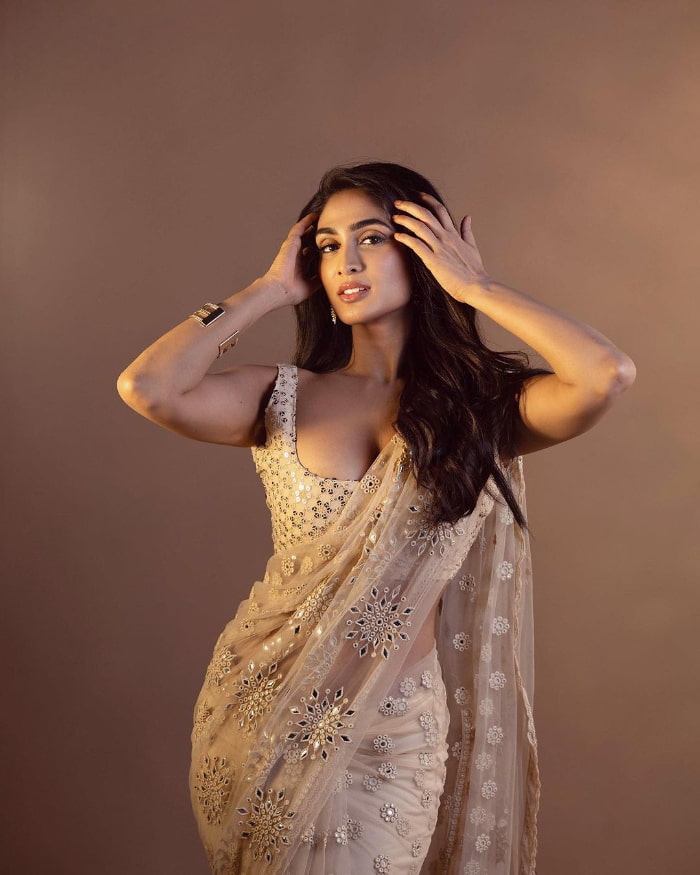 \"Explore a mesmerizing collection of beautiful images showcasing the radiant Deepti Sati. Immerse yourself in the charm of these captivating photographs capturing the essence of Deepti's beauty. Discover the latest trending hashtag wonders and join the conversation. #DeeptiSati #GorgeousCaptures #VisualDelight\"