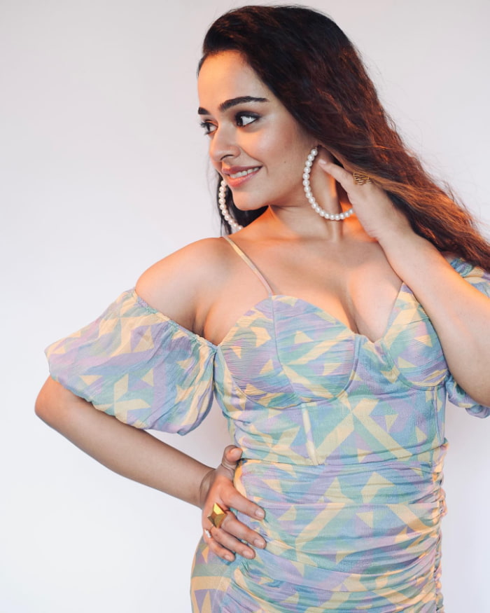 \"Explore stunning and mesmerizing photographs showcasing the beauty of Apoorva Arora. Dive into these captivating visuals capturing her elegance and charm. #ApoorvaArora #Photography #BeautyCaptured\"