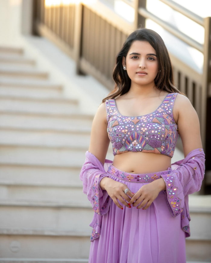 \"Explore mesmerizing photographs capturing Shirley Setia's beauty and talent. Immerse yourself in the world of this talented artist through these captivating stills. #ShirleySetia #Photography #StunningShots #TrendingArtist #VisualArt\"