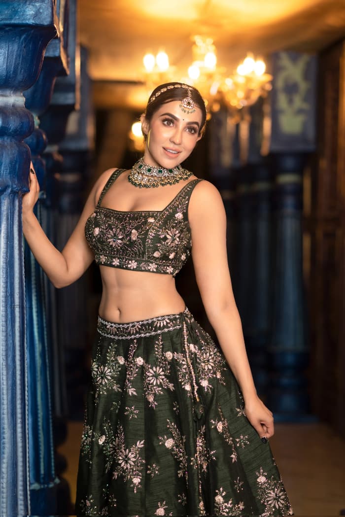 \"Dive into a mesmerizing collection of photos featuring the radiant Parvathy Nair. These captivating images showcase her beauty and charisma, creating a visual delight for fans. Don't miss out on this stunning photoshoot that's taking the internet by storm! #ParvathyNair #Photoshoot #Glamour #Beauty\"