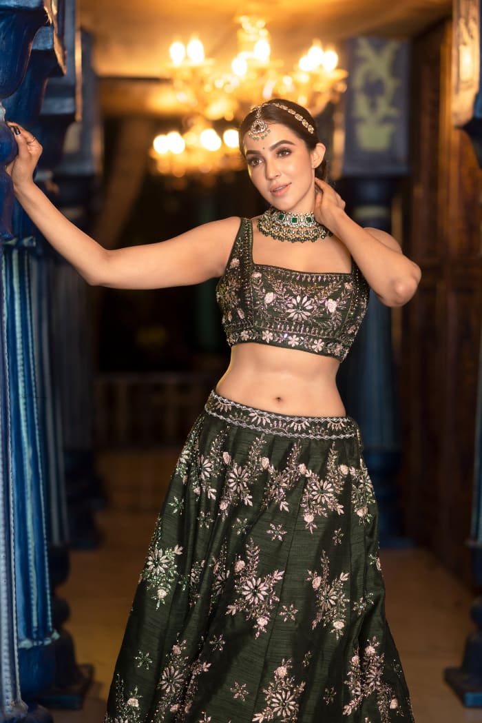 \"Dive into a mesmerizing collection of photos featuring the radiant Parvathy Nair. These captivating images showcase her beauty and charisma, creating a visual delight for fans. Don't miss out on this stunning photoshoot that's taking the internet by storm! #ParvathyNair #Photoshoot #Glamour #Beauty\"