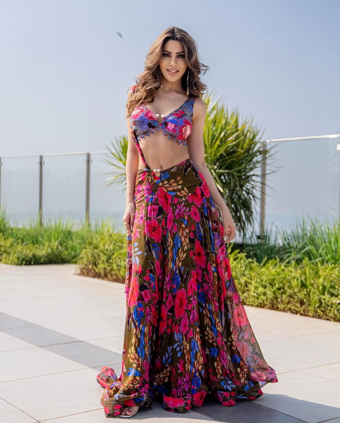 \"Captivating Snapshots: Nikki Tamboli's Stunning Photos Revealed!\"