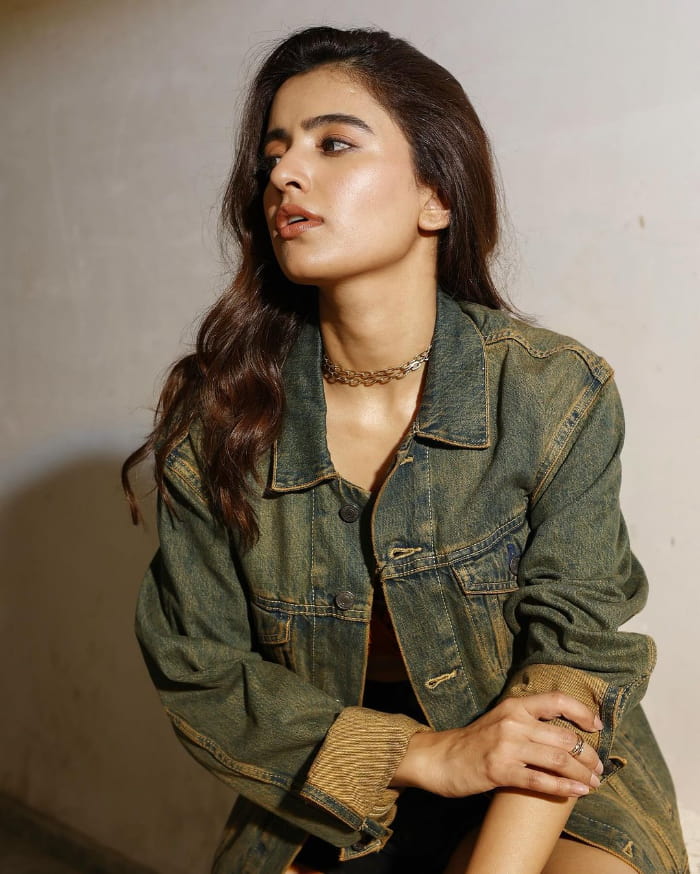 \"Dive into the latest captures of the captivating Rukshar Dhillon in these fresh, must-see images! Explore the trending beauty and style of this beloved celebrity. #RuksharDhillon #CelebritySnaps #TrendingPics #LatestPhotos #FashionIcon\"