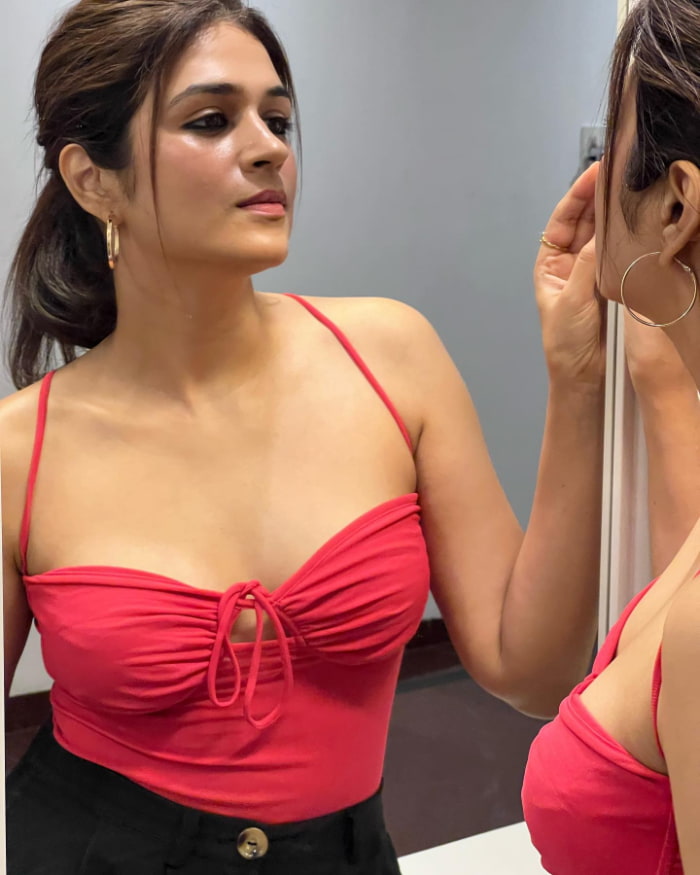  \"Captivating Moments: Stunning Snapshots of Shraddha Das That Will Mesmerize You!\"