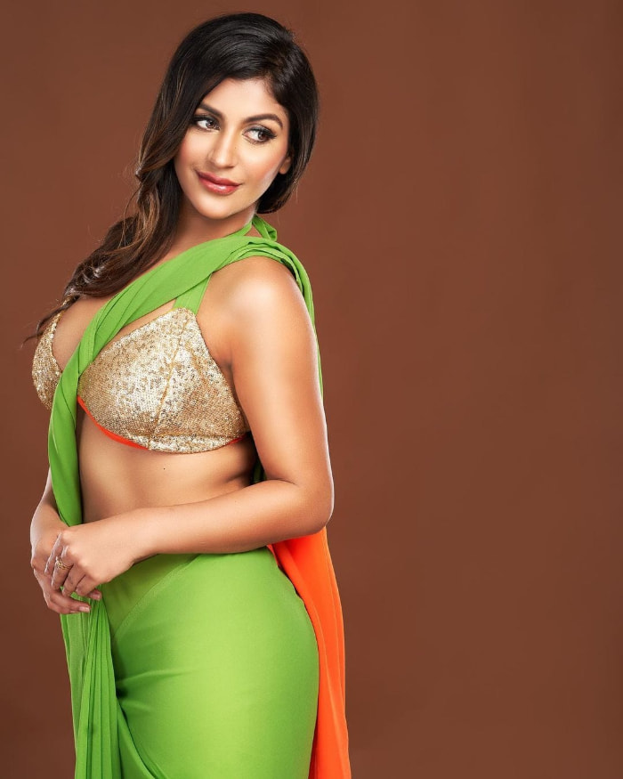 \"Explore mesmerizing stills capturing the essence of Yaashika Aanand's charm and allure. Dive into a collection of stunning photographs showcasing the beauty and charisma of this talented personality. Indulge in the visual treat and follow Yaashika Aanand's journey through these captivating images. #YaashikaAanand #StunningShots #VisualCharm #CelebrityPhotography\"