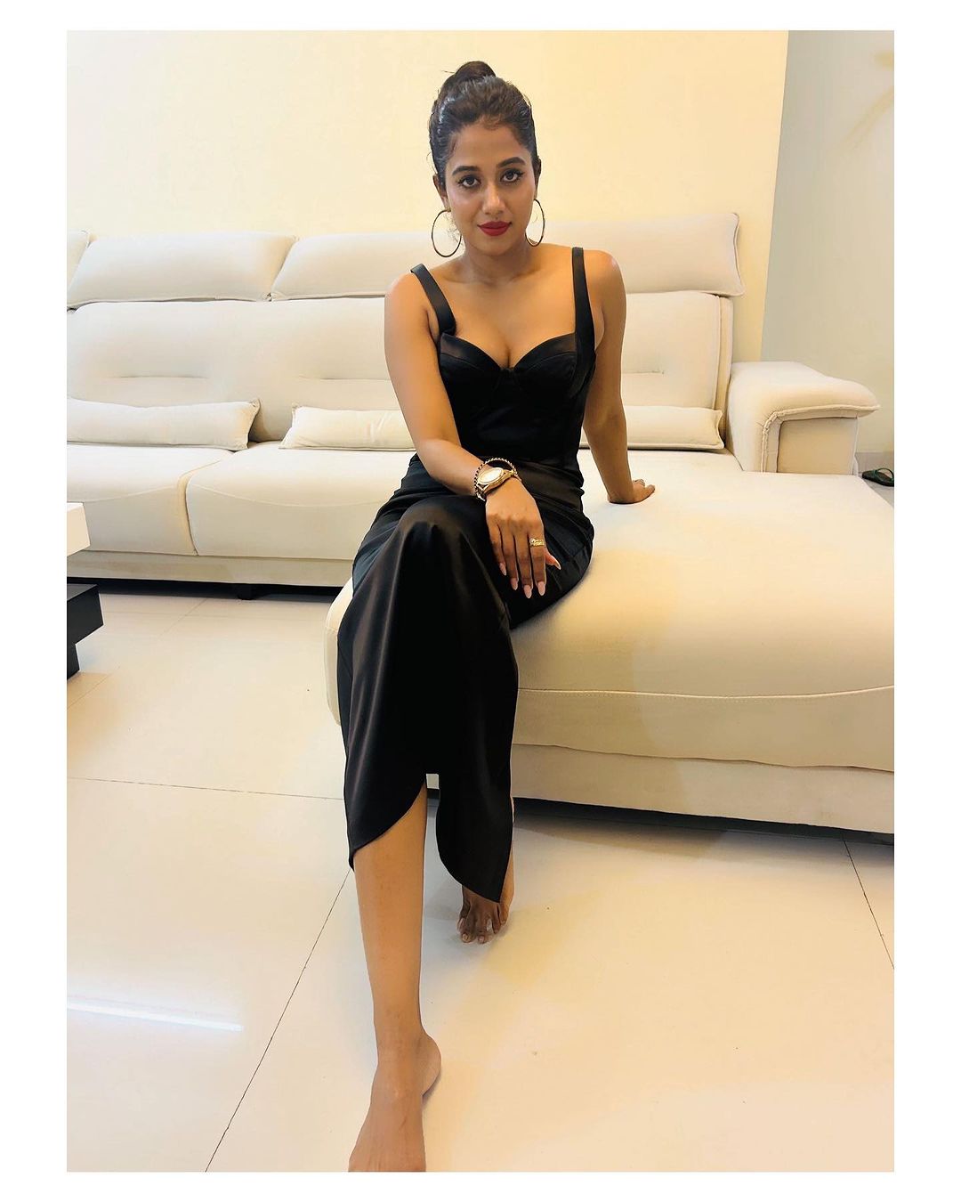 \"Explore the mesmerizing beauty of Shilpa Manjunath through these exquisite stills. Immerse yourself in the allure of her captivating moments, captured with precision. Discover the latest trends in the world of glamour and entertainment. #ShilpaManjunath #StunningShots #TrendingBeauty\"