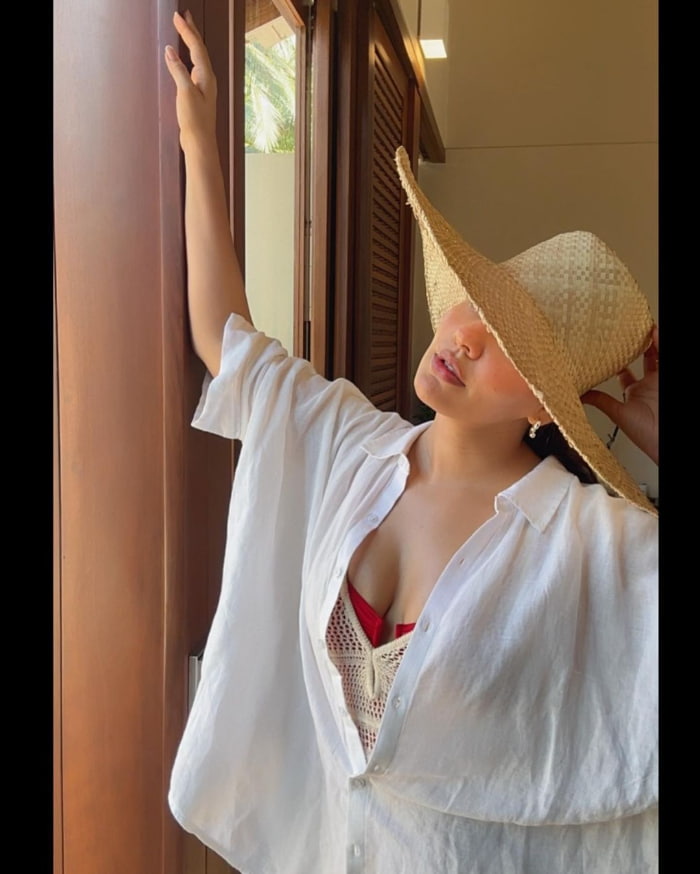 \"Discover the freshest snapshots of Neha Sharma, showcasing her timeless elegance and charm. Dive into a visual treat with these trending #NehaSharmaPics #Glamour #Fashionista #CelebStyle.\"