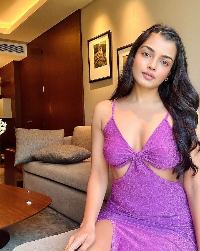 \"Discover the mesmerizing beauty of Ashna Zaveri through these breathtaking stills! Dive into a world of elegance and charm as Ashna graces the lens with her captivating presence. Explore the latest trending hashtags and indulge in the allure of this rising star! #AshnaZaveri #GorgeousStills #CelebPhotoshoot #TrendingBeauty #StunningPortraits\"