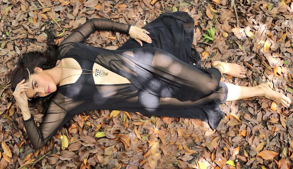 Pia Bajpai to debut in Bollywood