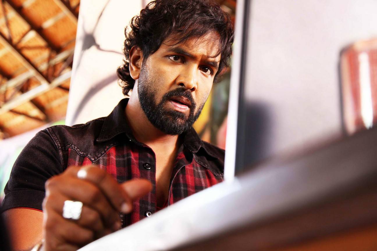 Manchu Vishnu Stills from Dynamite Movie